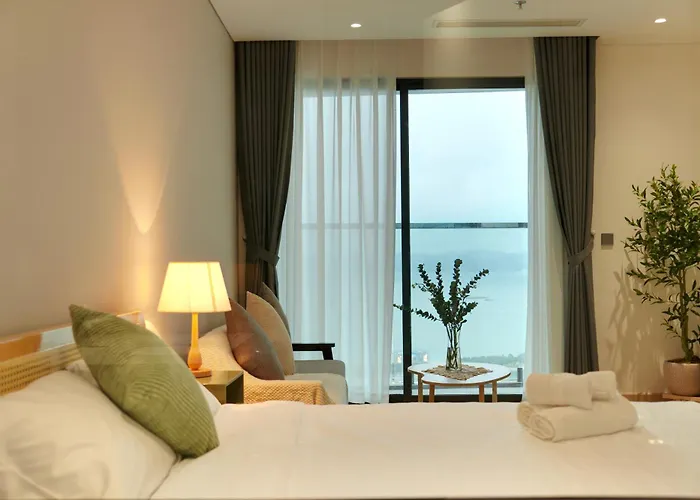 Mellow Bay - * Ha Long